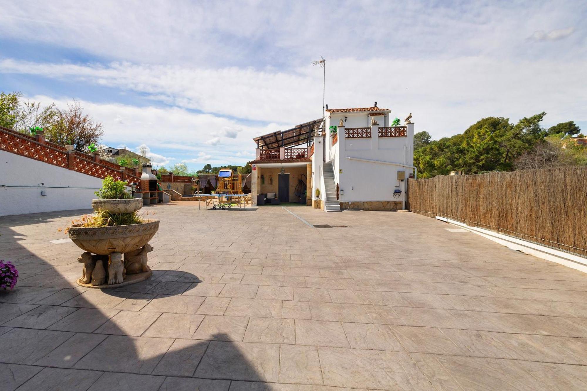 Vila Cal Ramon Con Piscina Rubí Exteriér fotografie